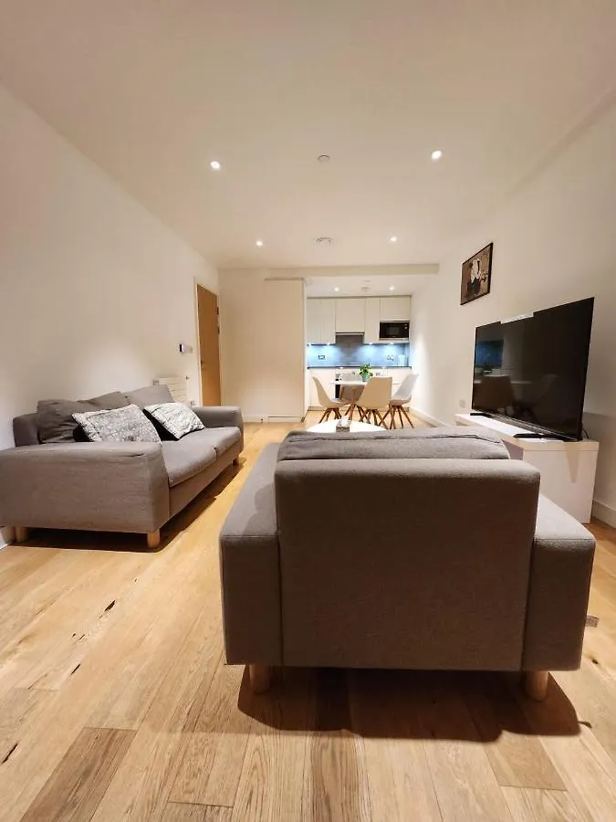 Kaf Luxury Apartment London