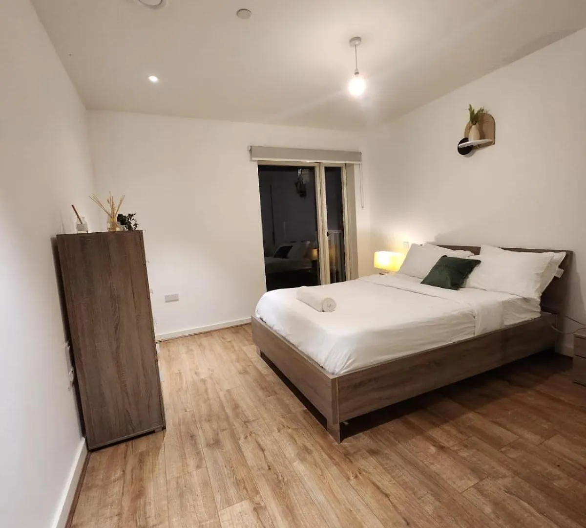Kaf Luxury Apartment London